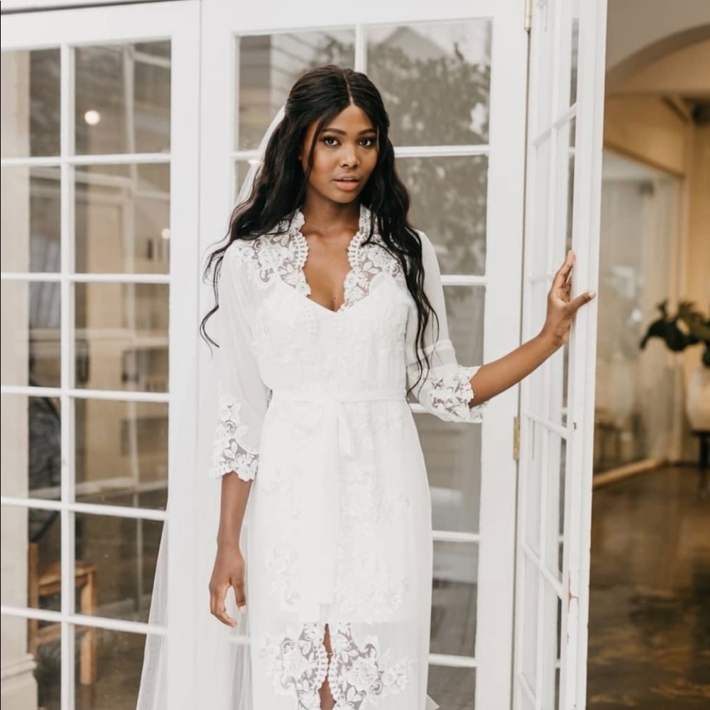 Boutique bridal robe S